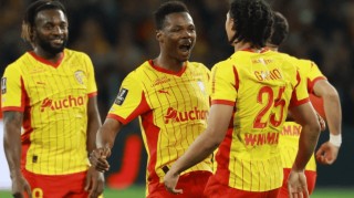 神剧情：0-2到3-2，法甲第2奇迹逆袭，惊险绝杀，只落后大巴黎1分