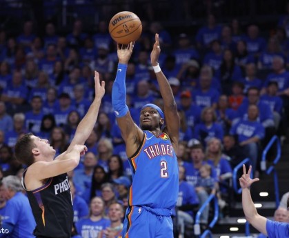 亚历山大25+7霍姆格伦16+7 布克23分雷霆35分胜太阳1-0