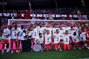 一切都还未结束！拜仁夺冠后官方发声 剑指三冠王伟业